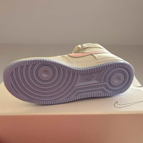 Women’s Nike Air Force 1, High Top Sneakers - Picture 7 of 7